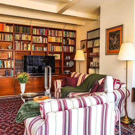 The Balcony At Prinsen Canal