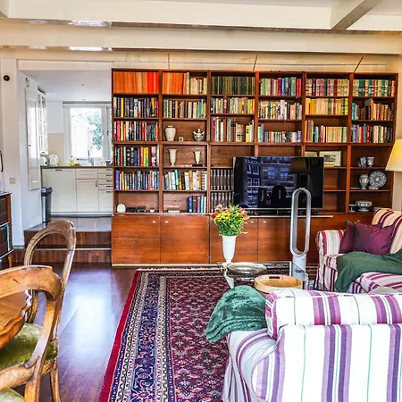 The Balcony At Prinsen Canal 4*